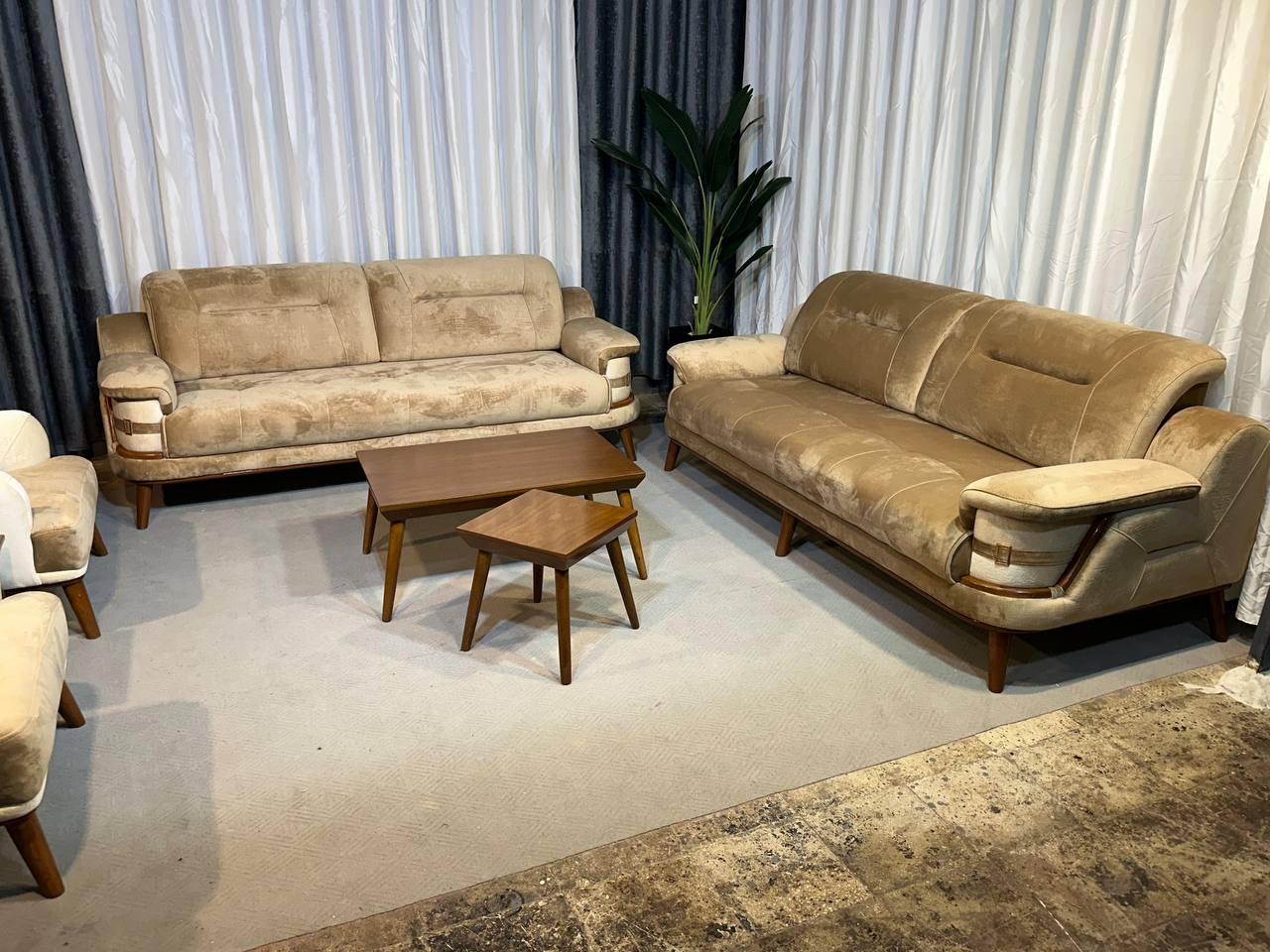 مدل زیبای وست ست ۸ نفره ۳+۳+۱+۱ چوب داخل روسی خشکن رفته نشیمن اسفنج ۳۵ کیلویی  با پارچه خیلی خوب لینا و غیره ۳۶ ماه کارت گارانتی پایه ها چوب دوتا کاناپه مکانیزم قیمت ۵۴/۹۰۰/۰۰۰