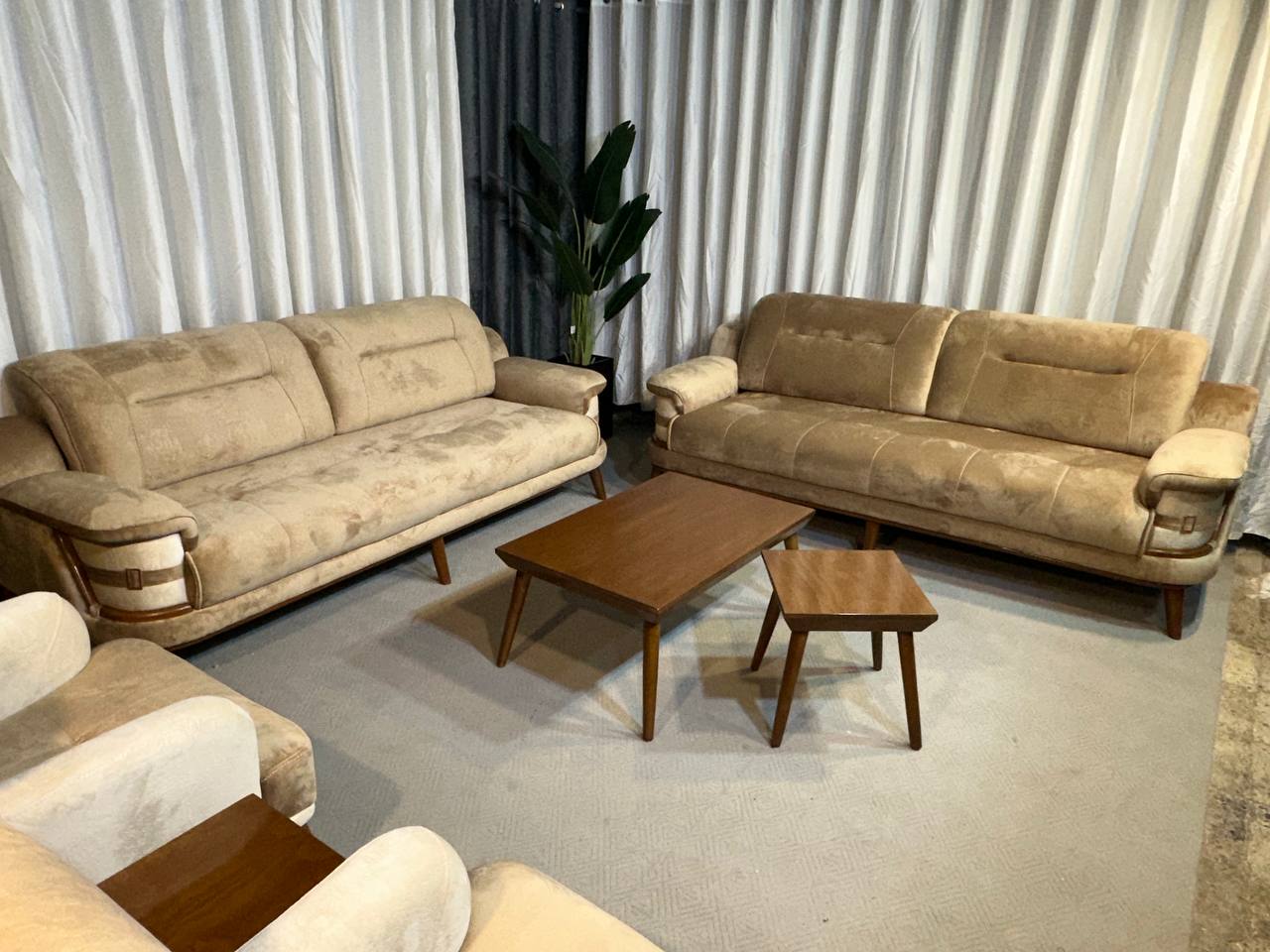 مدل زیبای وست ست ۸ نفره ۳+۳+۱+۱ چوب داخل روسی خشکن رفته نشیمن اسفنج ۳۵ کیلویی  با پارچه خیلی خوب لینا و غیره ۳۶ ماه کارت گارانتی پایه ها چوب دوتا کاناپه مکانیزم قیمت ۵۴/۹۰۰/۰۰۰