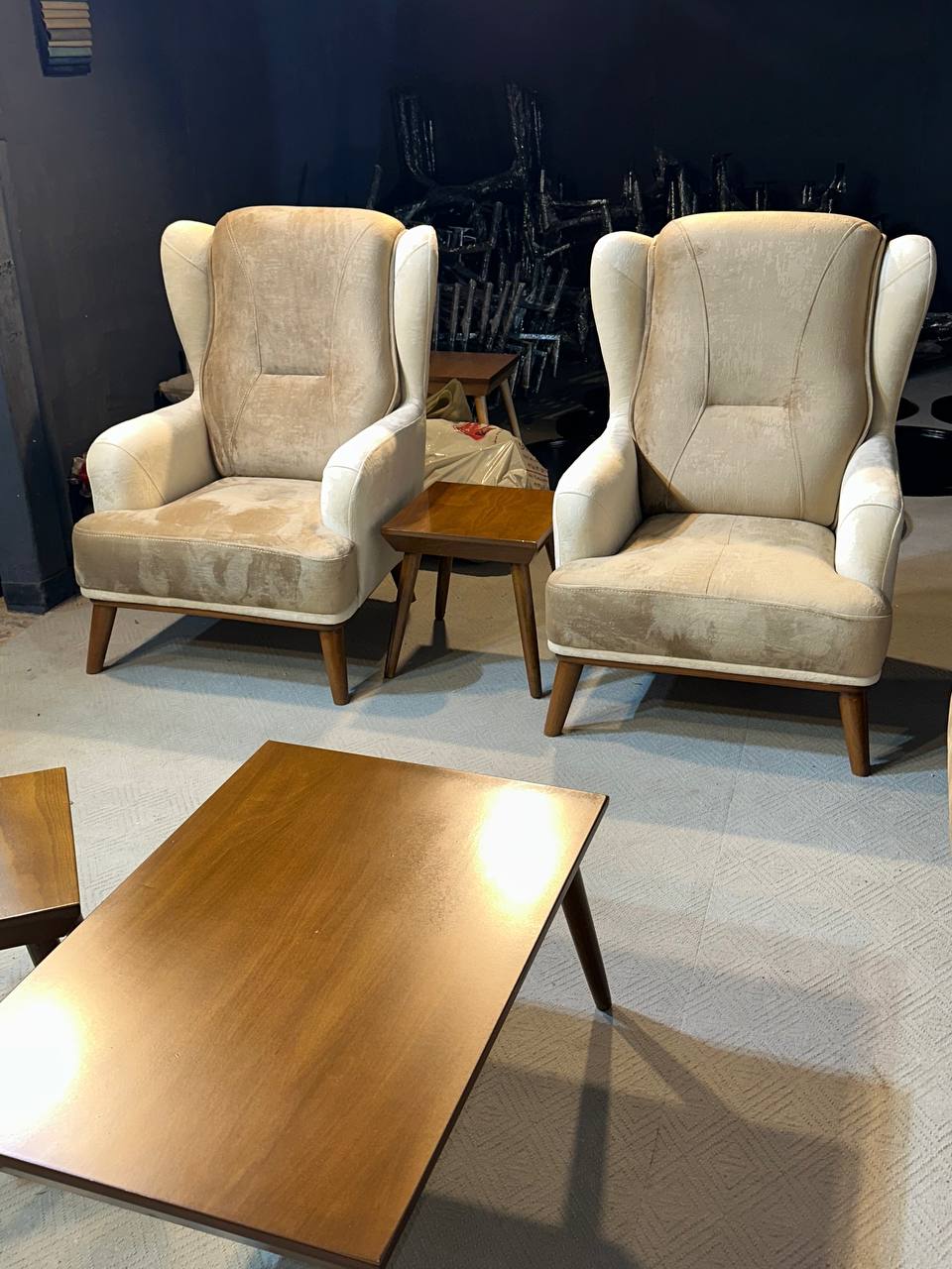 مدل زیبای وست ست ۸ نفره ۳+۳+۱+۱ چوب داخل روسی خشکن رفته نشیمن اسفنج ۳۵ کیلویی  با پارچه خیلی خوب لینا و غیره ۳۶ ماه کارت گارانتی پایه ها چوب دوتا کاناپه مکانیزم قیمت ۵۴/۹۰۰/۰۰۰