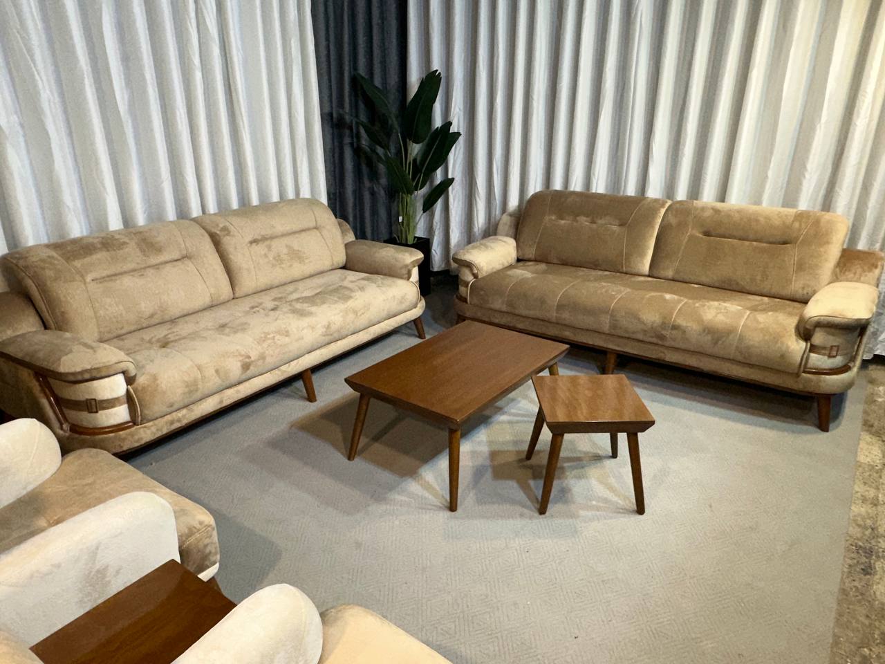 مدل زیبای وست ست ۸ نفره ۳+۳+۱+۱ چوب داخل روسی خشکن رفته نشیمن اسفنج ۳۵ کیلویی  با پارچه خیلی خوب لینا و غیره ۳۶ ماه کارت گارانتی پایه ها چوب دوتا کاناپه مکانیزم قیمت ۵۴/۹۰۰/۰۰۰